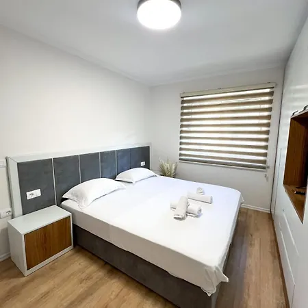 Apartamento Komuna Parisit New Tirana