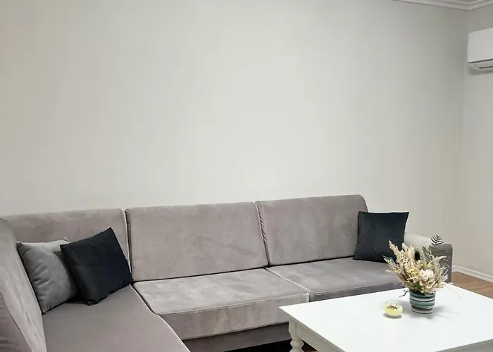 Appartement Komuna Parisit New